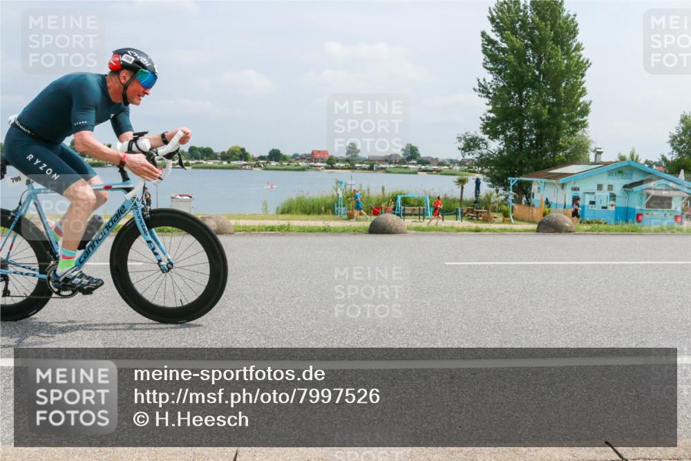 21.06.2025 - 27. Vierlanden-Triathlon H.Heesch http://msf.ph/oto/7997526 15.06.2025 12:26:24 Radfahren 799 meine-sportfotos.de