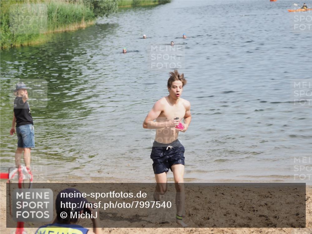 21.06.2025 - 27. Vierlanden-Triathlon MichiJ http://msf.ph/oto/7997540 15.06.2026 09:58:43 Schwimmen 269 meine-sportfotos.de