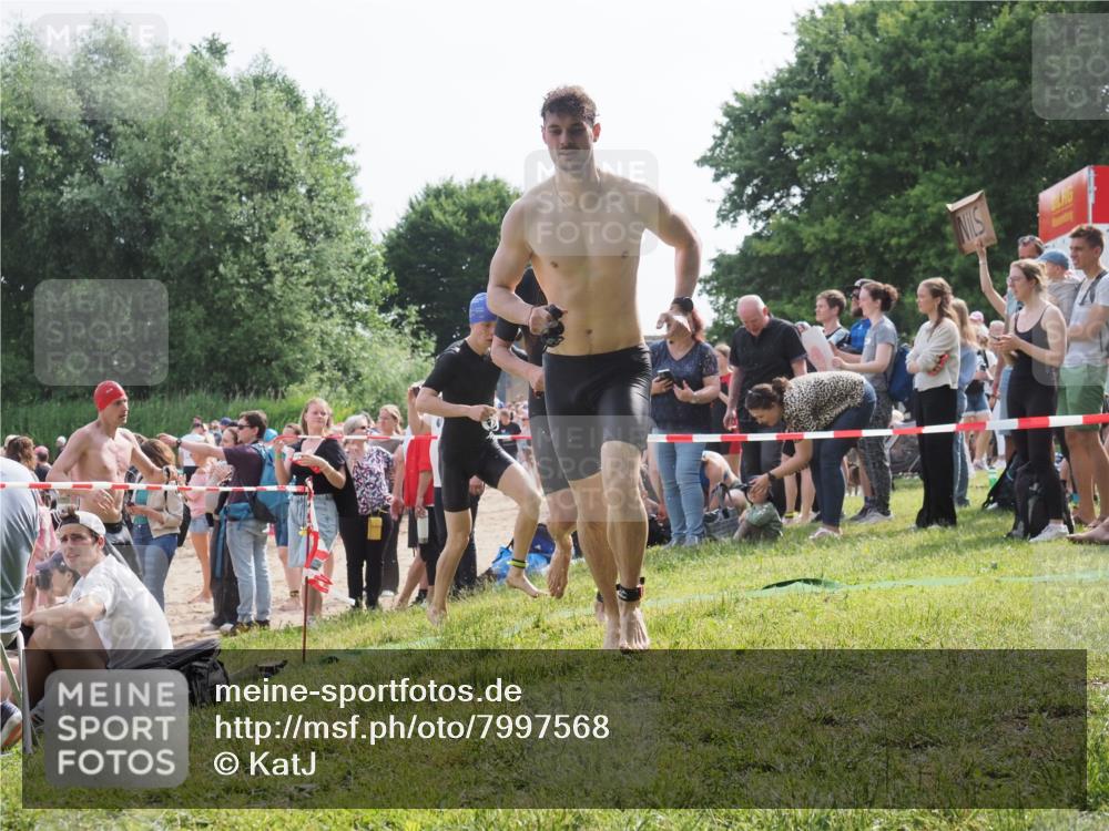 15.06.2025 - 27. Vierlanden-Triathlon KatJ http://msf.ph/oto/7997568 15.06.2025 09:55:54 Schwimmen 273, 280, 283, 300, 303, 308, 322, 331, 338 meine-sportfotos.de