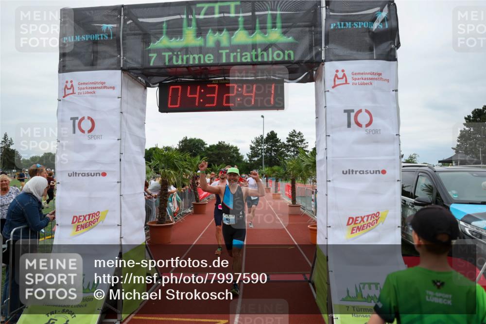 15.06.2025 - 7 Türme Triathlon Michael Strokosch http://msf.ph/oto/7997590 15.06.2025 14:32:41 Ziel 286, 402, 488, 499, 517, 863, 871, 1112 meine-sportfotos.de
