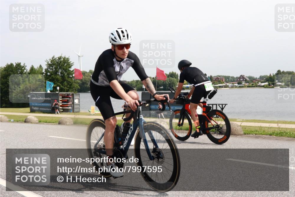 15.06.2025 - 27. Vierlanden-Triathlon H.Heesch http://msf.ph/oto/7997595 15.06.2025 11:33:11 Radfahren 173, 755, 757 meine-sportfotos.de
