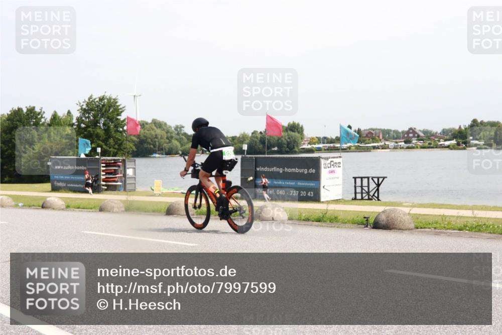 15.06.2025 - 27. Vierlanden-Triathlon H.Heesch http://msf.ph/oto/7997599 15.06.2025 11:33:11 Radfahren 173, 755, 757 meine-sportfotos.de