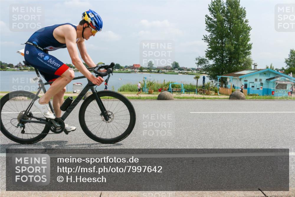 21.06.2025 - 27. Vierlanden-Triathlon H.Heesch http://msf.ph/oto/7997642 15.06.2025 12:26:47 Radfahren 984, 985, 986, 987, 988 meine-sportfotos.de