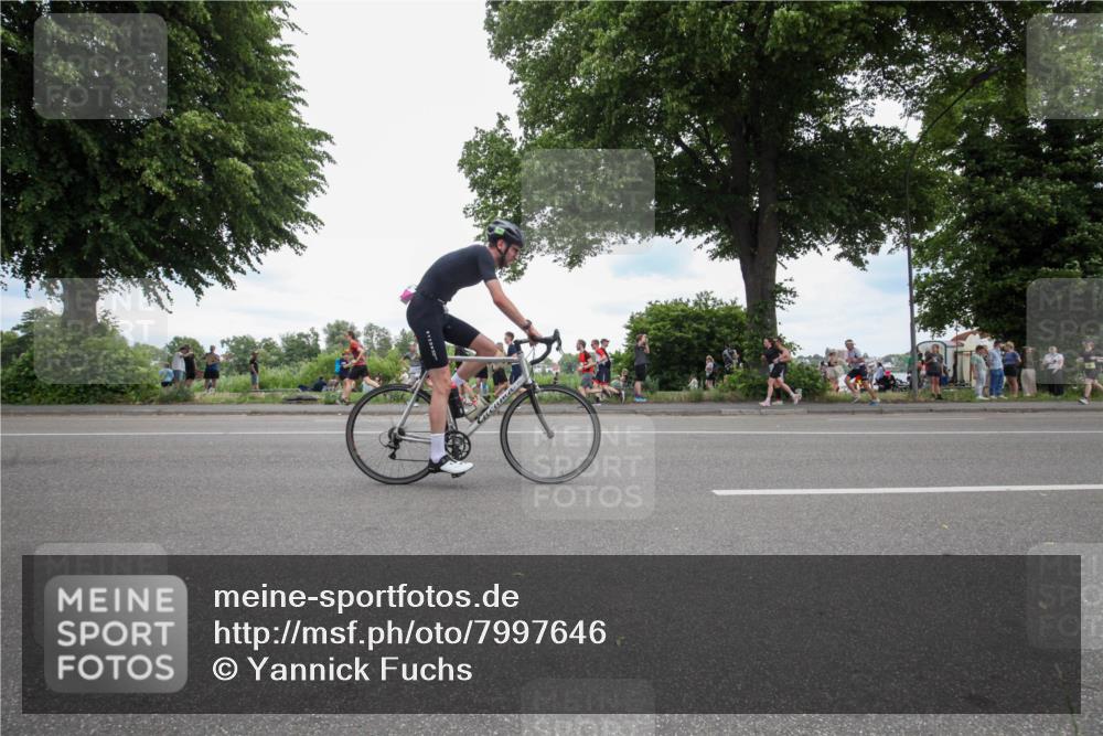 15.06.2025 - 7 Türme Triathlon Yannick Fuchs http://msf.ph/oto/7997646 15.06.2025 13:51:27 Radfahren 258 meine-sportfotos.de