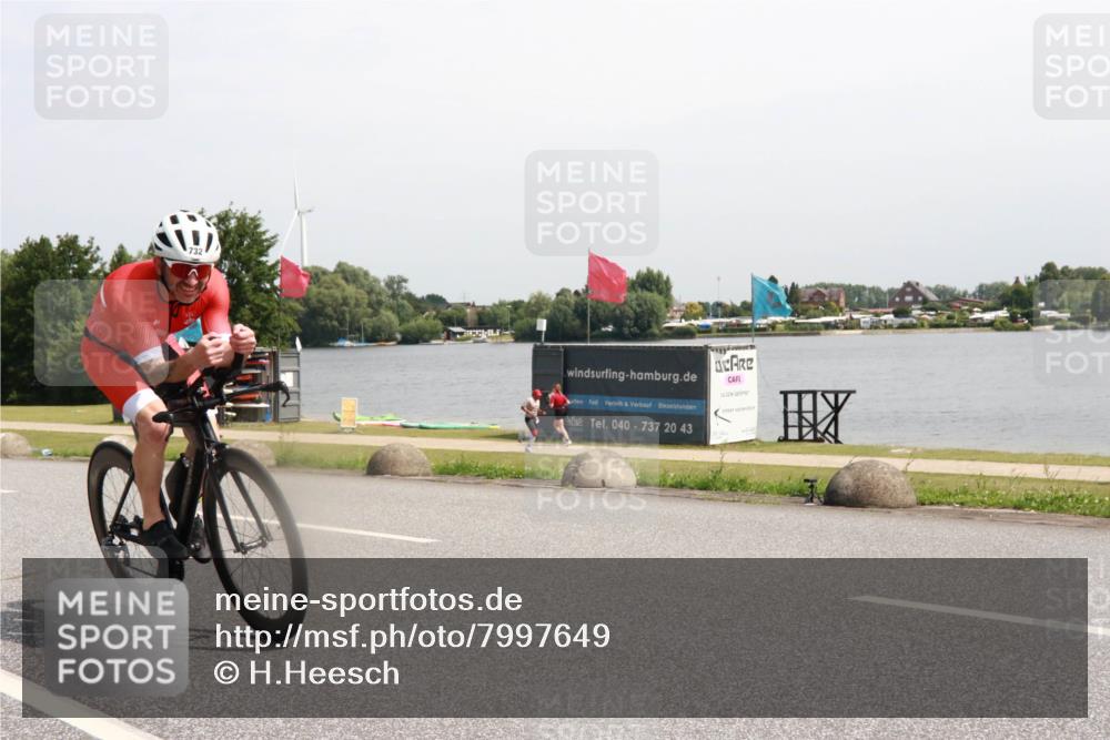 15.06.2025 - 27. Vierlanden-Triathlon H.Heesch http://msf.ph/oto/7997649 15.06.2025 11:33:27 Radfahren 732 meine-sportfotos.de