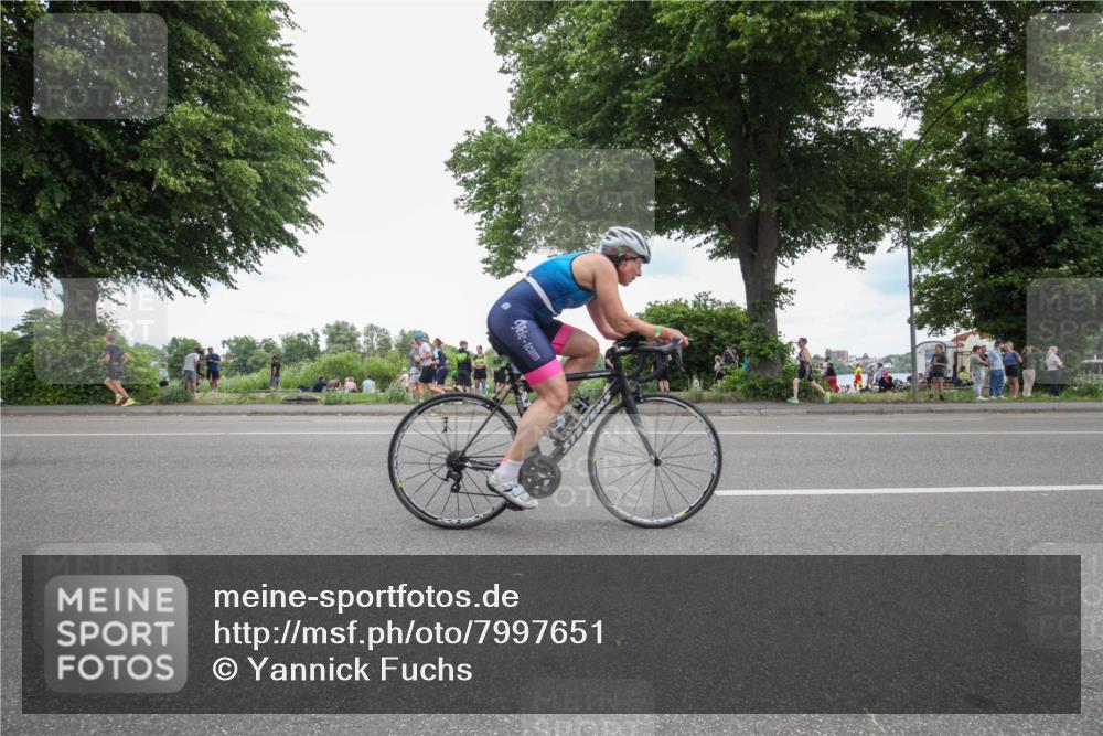 15.06.2025 - 7 Türme Triathlon Yannick Fuchs http://msf.ph/oto/7997651 15.06.2025 13:51:37 Radfahren 977, 1008 meine-sportfotos.de