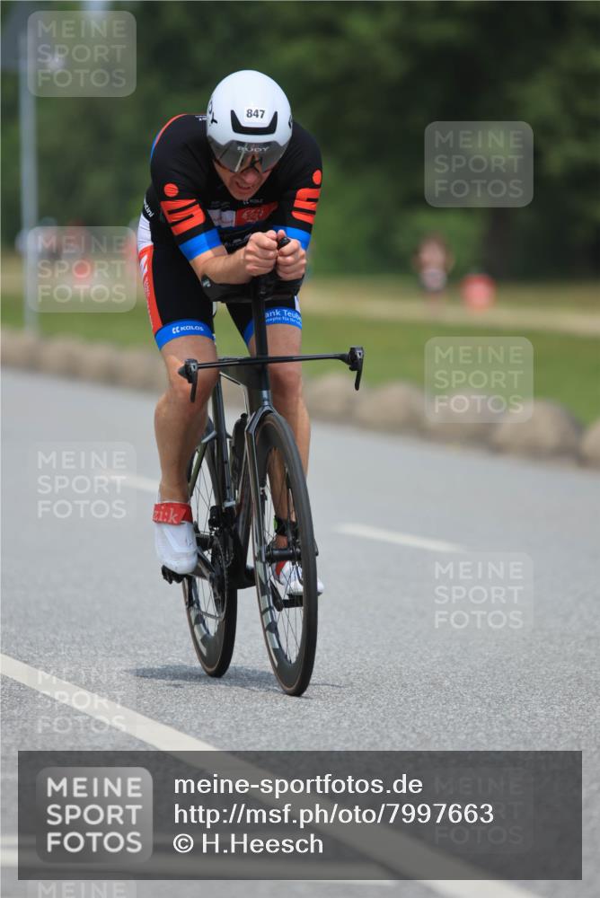 21.06.2025 - 27. Vierlanden-Triathlon H.Heesch http://msf.ph/oto/7997663 15.06.2025 12:25:31 Radfahren 717, 847 meine-sportfotos.de