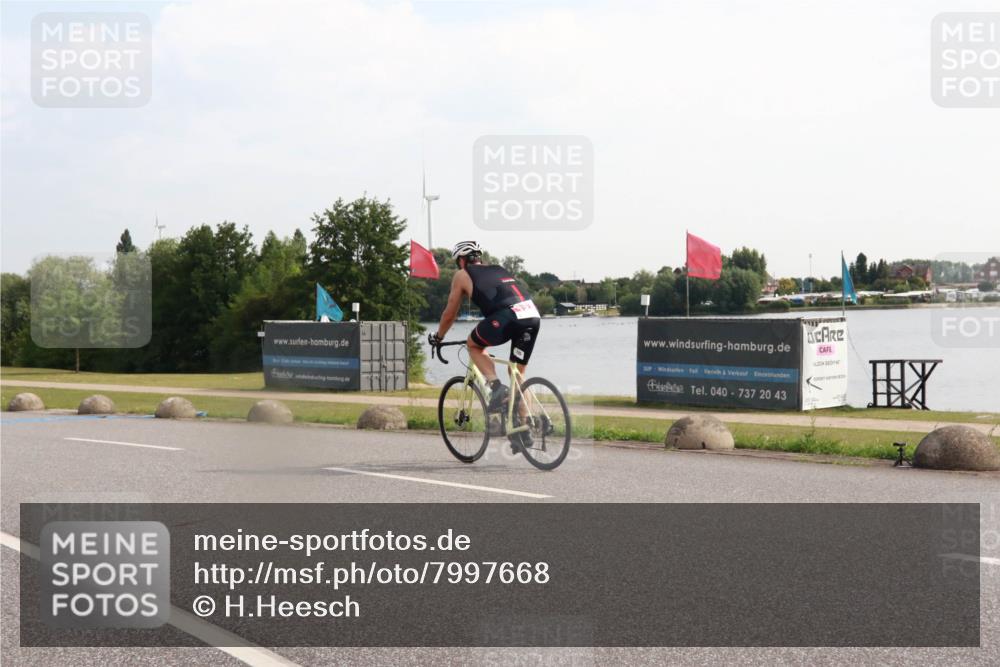 15.06.2025 - 27. Vierlanden-Triathlon H.Heesch http://msf.ph/oto/7997668 15.06.2025 09:39:28 Radfahren 125 meine-sportfotos.de