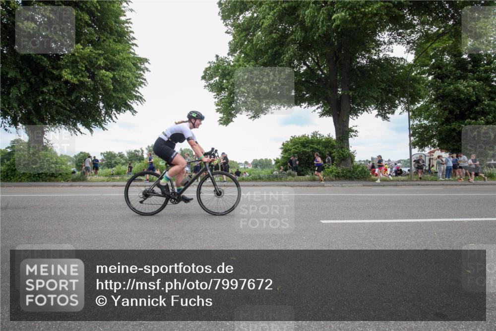 15.06.2025 - 7 Türme Triathlon Yannick Fuchs http://msf.ph/oto/7997672 15.06.2025 13:51:50 Radfahren 718, 823, 893, 1021 meine-sportfotos.de