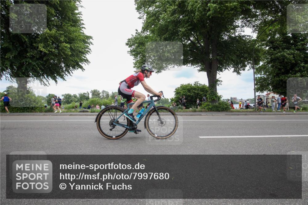 15.06.2025 - 7 Türme Triathlon Yannick Fuchs http://msf.ph/oto/7997680 15.06.2025 13:51:56 Radfahren 823, 845 meine-sportfotos.de