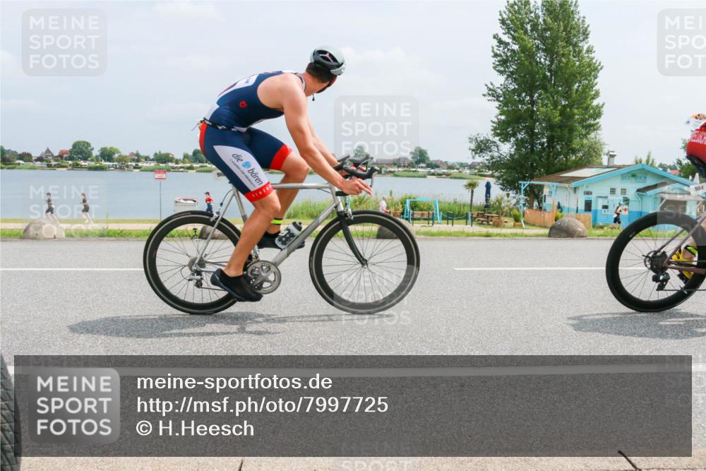 21.06.2025 - 27. Vierlanden-Triathlon H.Heesch http://msf.ph/oto/7997725 15.06.2025 12:26:47 Radfahren 984, 985, 986, 987, 988 meine-sportfotos.de