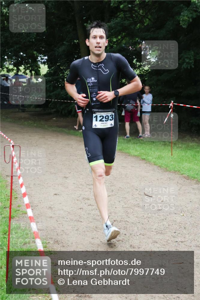 21.06.2025 - 27. Vierlanden-Triathlon Lena Gebhardt http://msf.ph/oto/7997749 15.06.2025 13:55:36 Laufen 20, 1293 meine-sportfotos.de