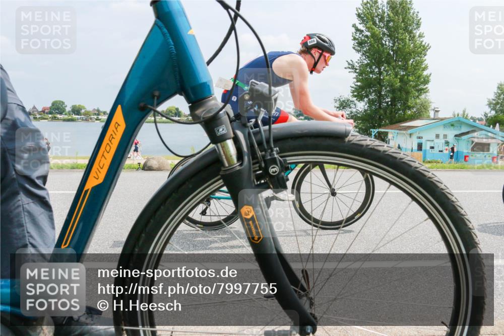 21.06.2025 - 27. Vierlanden-Triathlon H.Heesch http://msf.ph/oto/7997755 15.06.2025 12:26:48 Radfahren 984, 985, 986, 987, 988 meine-sportfotos.de