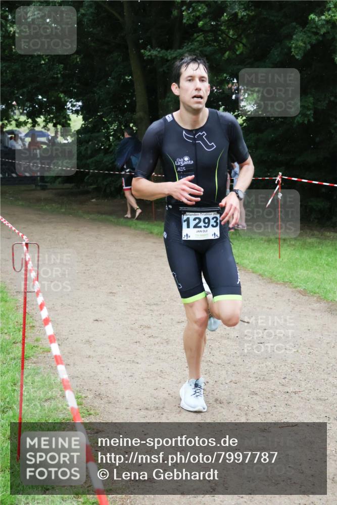 21.06.2025 - 27. Vierlanden-Triathlon Lena Gebhardt http://msf.ph/oto/7997787 15.06.2025 13:55:36 Laufen 2025, 1293 meine-sportfotos.de