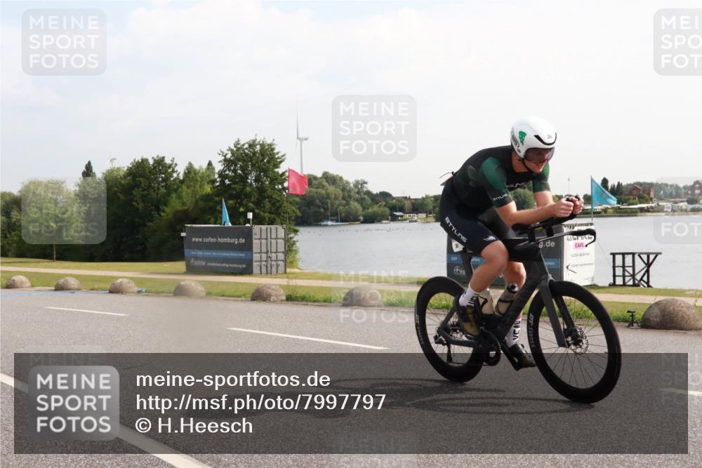 15.06.2025 - 27. Vierlanden-Triathlon H.Heesch http://msf.ph/oto/7997797 15.06.2025 09:41:18 Radfahren 36, 217, 227 meine-sportfotos.de