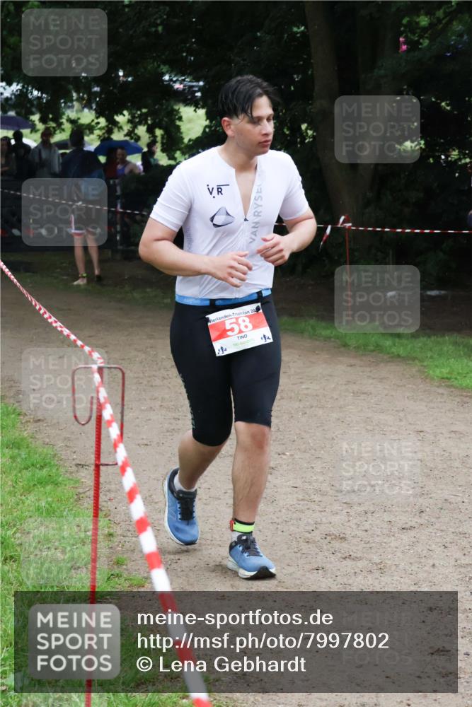 21.06.2025 - 27. Vierlanden-Triathlon Lena Gebhardt http://msf.ph/oto/7997802 15.06.2025 13:55:40 Laufen 174 meine-sportfotos.de