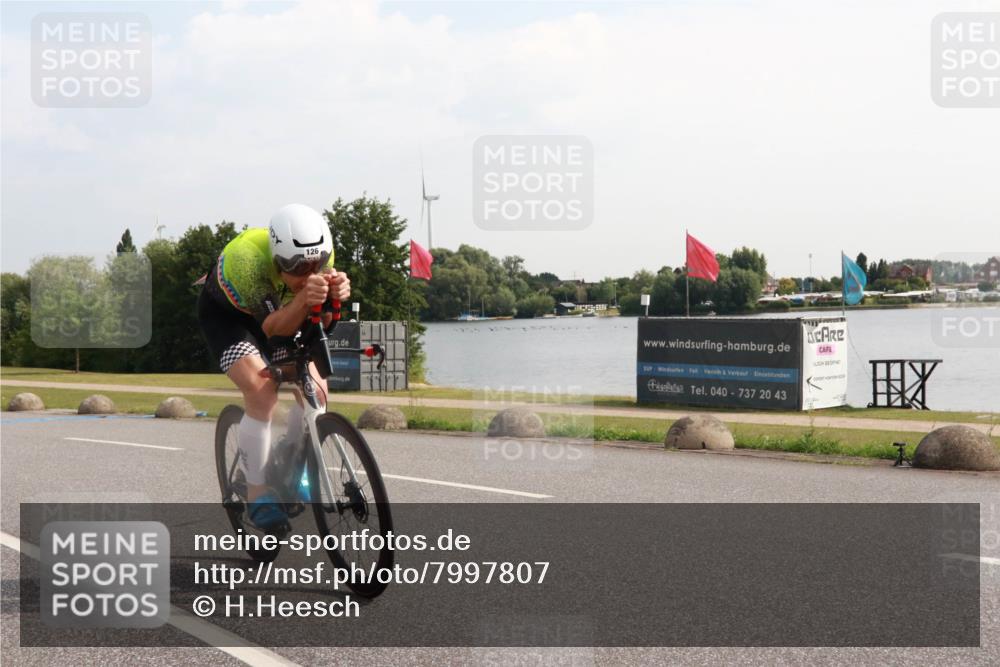 15.06.2025 - 27. Vierlanden-Triathlon H.Heesch http://msf.ph/oto/7997807 15.06.2025 09:41:40 Radfahren 126 meine-sportfotos.de