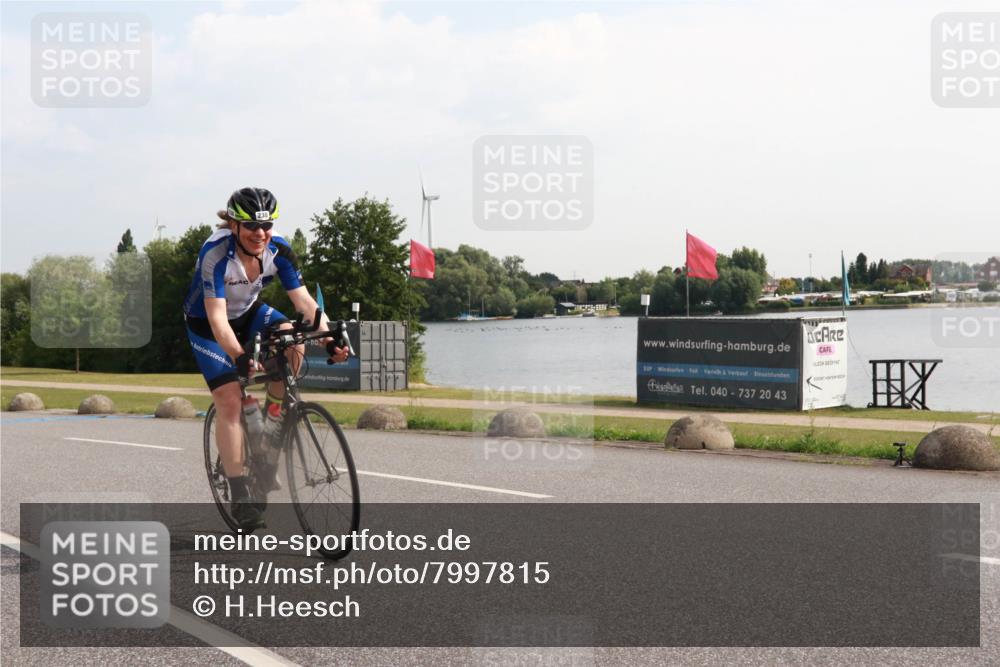 15.06.2025 - 27. Vierlanden-Triathlon H.Heesch http://msf.ph/oto/7997815 15.06.2025 09:41:46 Radfahren 238 meine-sportfotos.de