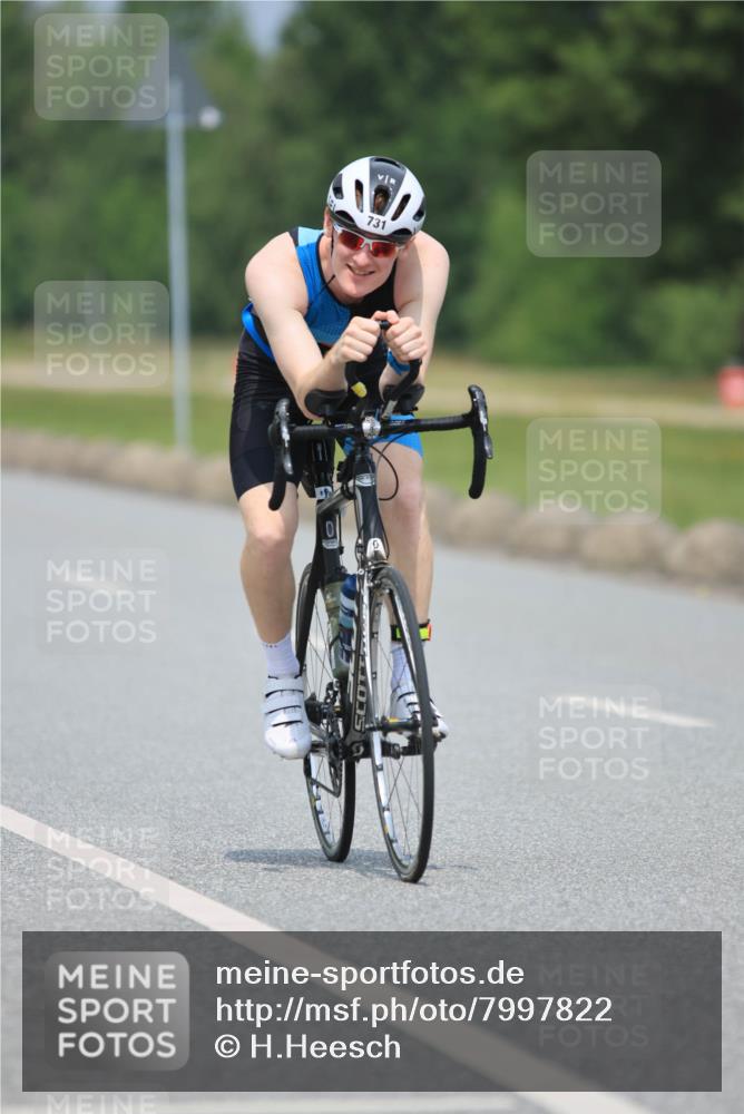 21.06.2025 - 27. Vierlanden-Triathlon H.Heesch http://msf.ph/oto/7997822 15.06.2025 12:26:07 Radfahren 731, 846 meine-sportfotos.de