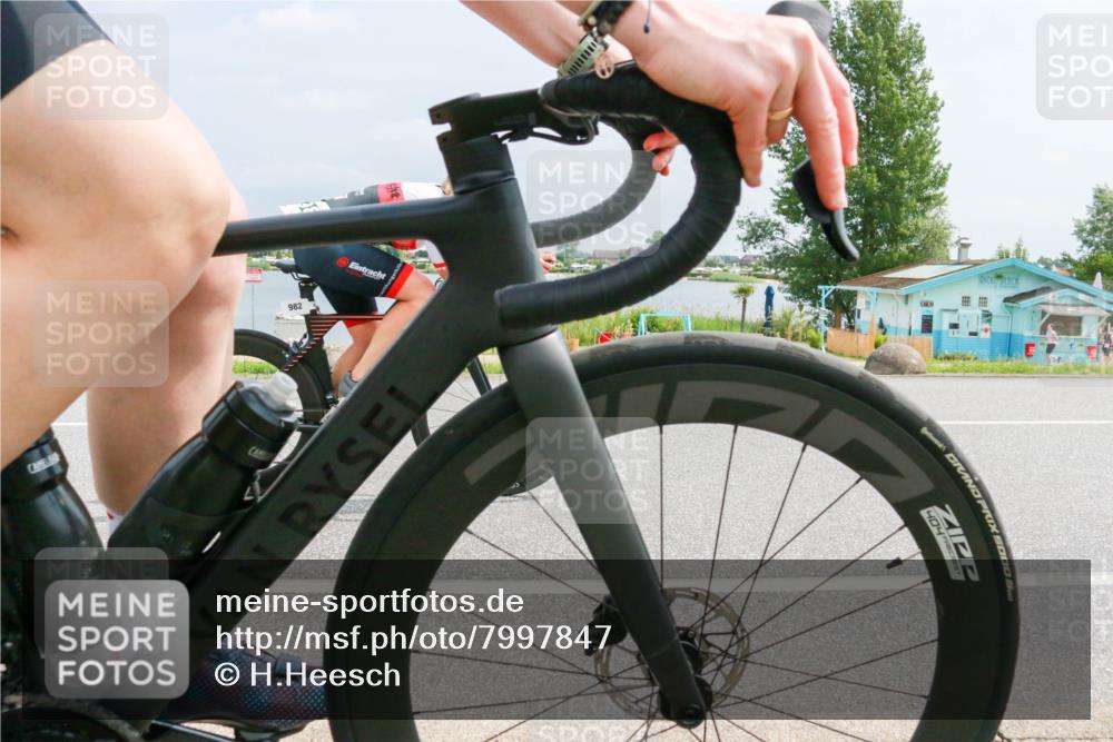 21.06.2025 - 27. Vierlanden-Triathlon H.Heesch http://msf.ph/oto/7997847 15.06.2025 12:27:01 Radfahren 769, 982 meine-sportfotos.de