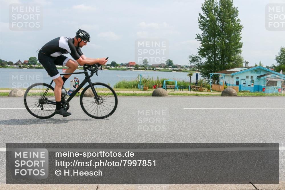 21.06.2025 - 27. Vierlanden-Triathlon H.Heesch http://msf.ph/oto/7997851 15.06.2025 12:27:26 Radfahren 874 meine-sportfotos.de