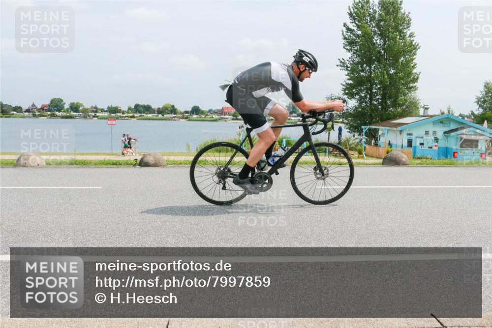 21.06.2025 - 27. Vierlanden-Triathlon H.Heesch http://msf.ph/oto/7997859 15.06.2025 12:27:26 Radfahren 874 meine-sportfotos.de