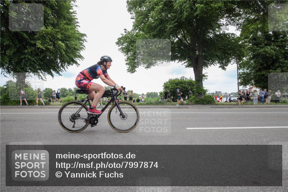 15.06.2025 - 7 Türme Triathlon Yannick Fuchs http://msf.ph/oto/7997874 15.06.2025 13:52:58 Radfahren 408, 946, 985, 1022, 1115 meine-sportfotos.de