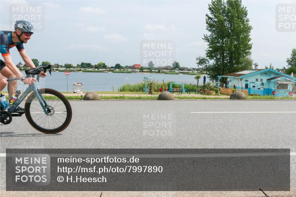 21.06.2025 - 27. Vierlanden-Triathlon H.Heesch http://msf.ph/oto/7997890 15.06.2025 12:27:43 Radfahren 783 meine-sportfotos.de