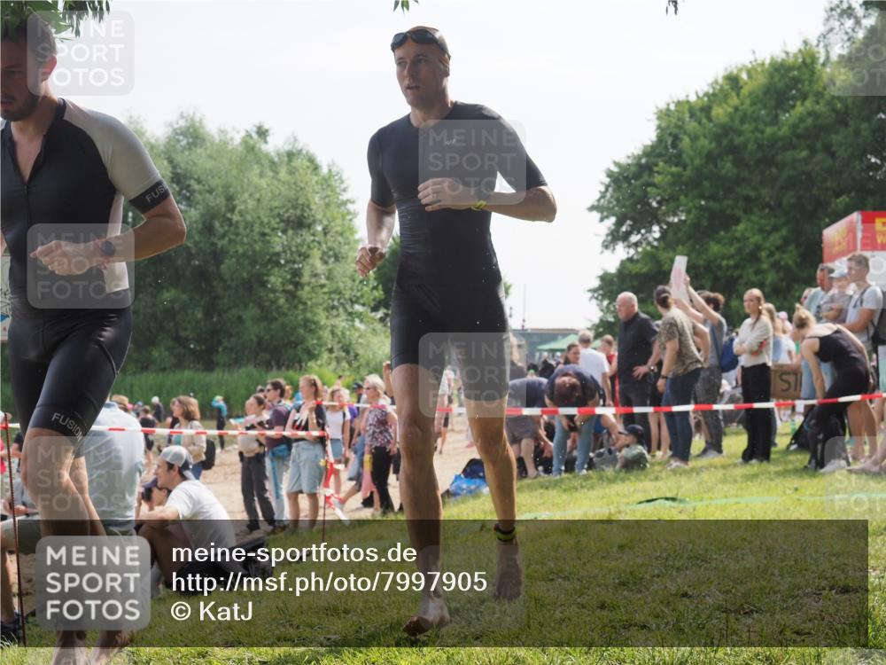 15.06.2025 - 27. Vierlanden-Triathlon KatJ http://msf.ph/oto/7997905 15.06.2025 09:55:59 Schwimmen 280, 283, 308, 310, 312, 322, 331, 338 meine-sportfotos.de