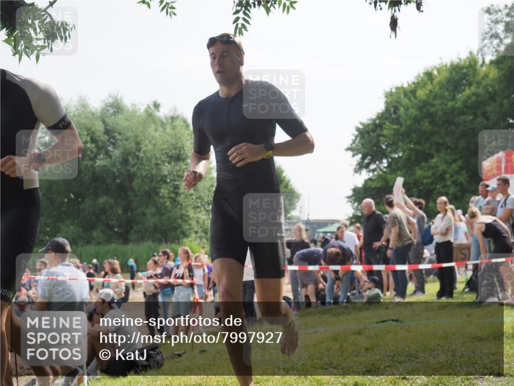 15.06.2025 - 27. Vierlanden-Triathlon KatJ http://msf.ph/oto/7997927 15.06.2025 09:55:59 Schwimmen 280, 283, 308, 310, 312, 322, 331, 338 meine-sportfotos.de