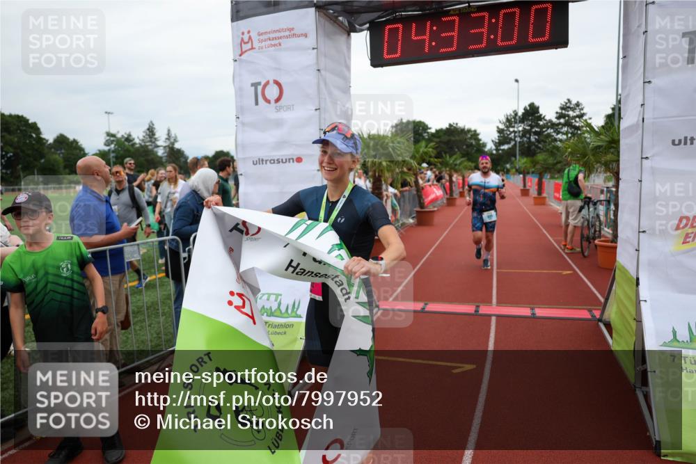 15.06.2025 - 7 Türme Triathlon Michael Strokosch http://msf.ph/oto/7997952 15.06.2025 14:33:00 Ziel 527, 654 meine-sportfotos.de