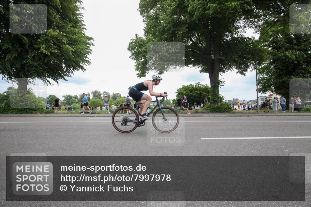 15.06.2025 - 7 Türme Triathlon Yannick Fuchs http://msf.ph/oto/7997978 15.06.2025 13:53:24 Radfahren 748, 819, 863 meine-sportfotos.de