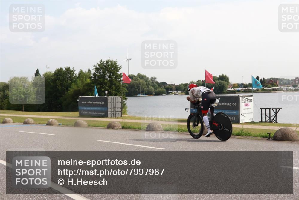 15.06.2025 - 27. Vierlanden-Triathlon H.Heesch http://msf.ph/oto/7997987 15.06.2025 09:44:15 Radfahren 27, 39, 41, 54, 168, 216 meine-sportfotos.de