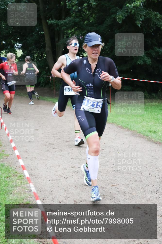 21.06.2025 - 27. Vierlanden-Triathlon Lena Gebhardt http://msf.ph/oto/7998005 15.06.2025 13:55:55 Laufen 118, 131, 202, 1215, 4 meine-sportfotos.de