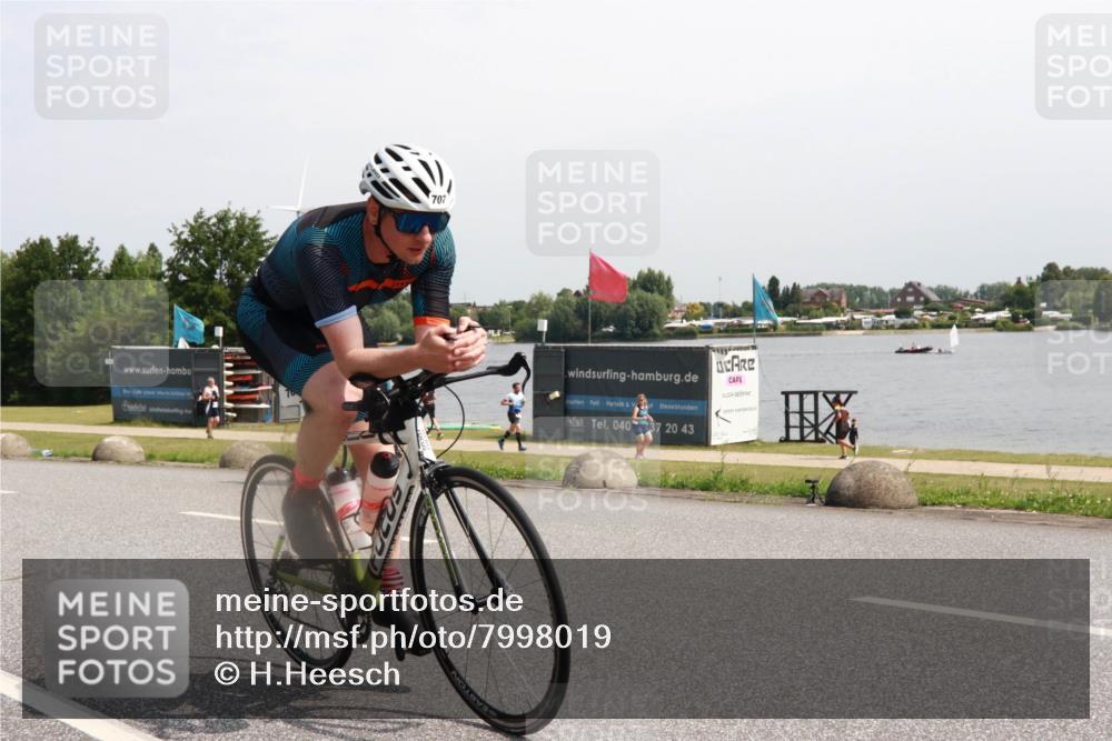 15.06.2025 - 27. Vierlanden-Triathlon H.Heesch http://msf.ph/oto/7998019 15.06.2025 11:34:52 Radfahren 707, 760, 894 meine-sportfotos.de