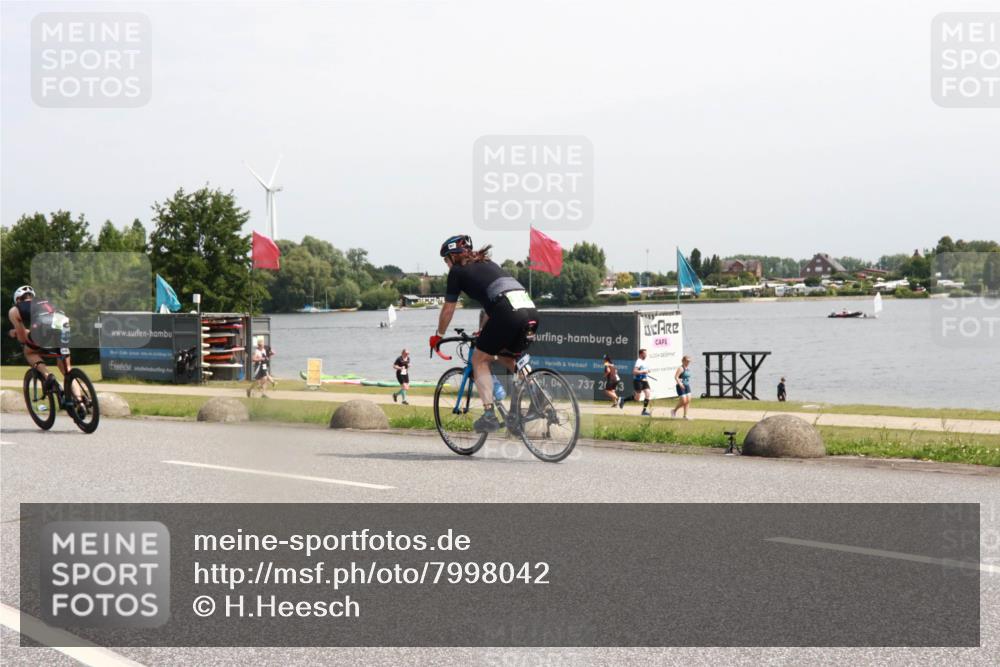 15.06.2025 - 27. Vierlanden-Triathlon H.Heesch http://msf.ph/oto/7998042 15.06.2025 11:34:54 Radfahren 638, 707, 760, 894, 961 meine-sportfotos.de