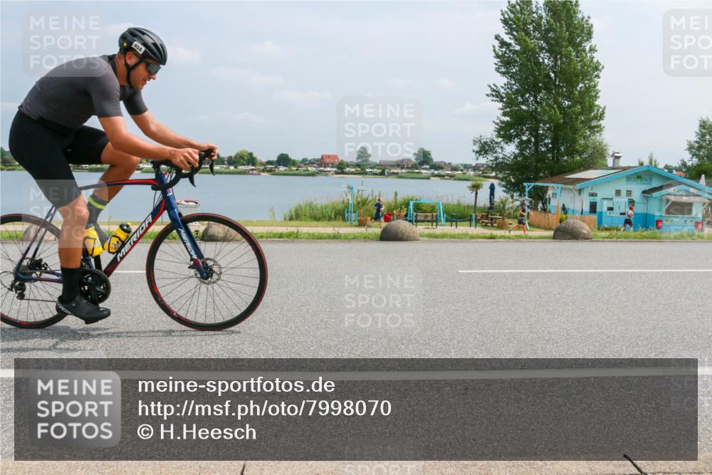21.06.2025 - 27. Vierlanden-Triathlon H.Heesch http://msf.ph/oto/7998070 15.06.2025 12:29:20 Radfahren 958 meine-sportfotos.de