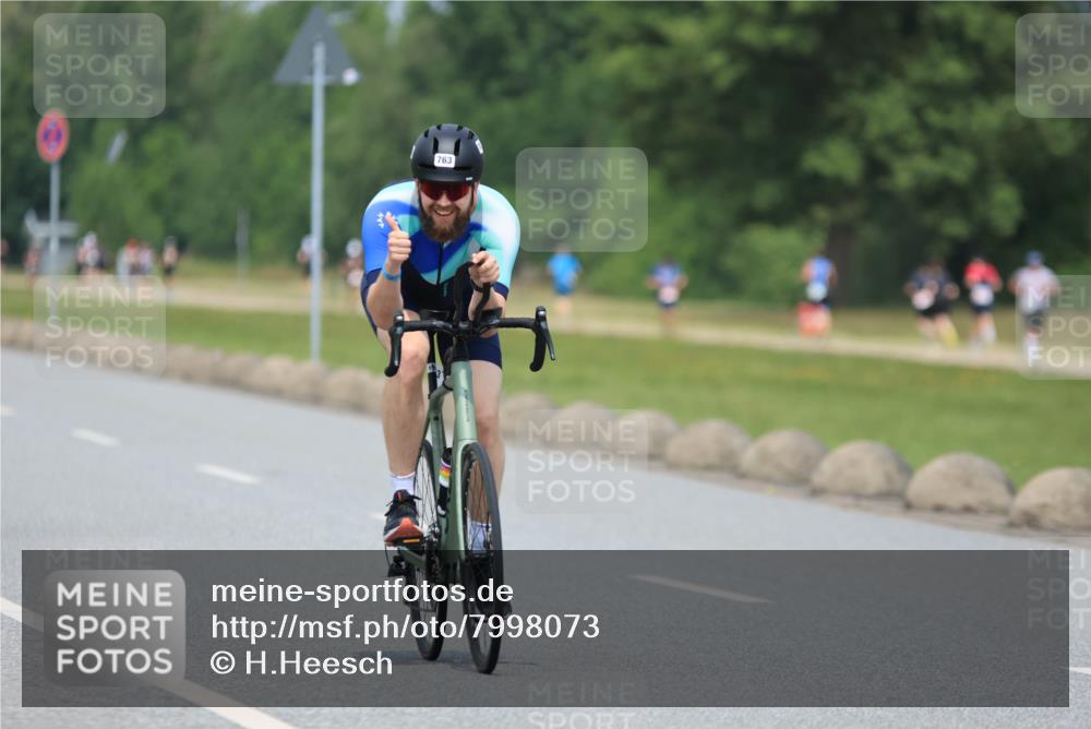 21.06.2025 - 27. Vierlanden-Triathlon H.Heesch http://msf.ph/oto/7998073 15.06.2025 12:27:33 Radfahren 763, 783, 786 meine-sportfotos.de