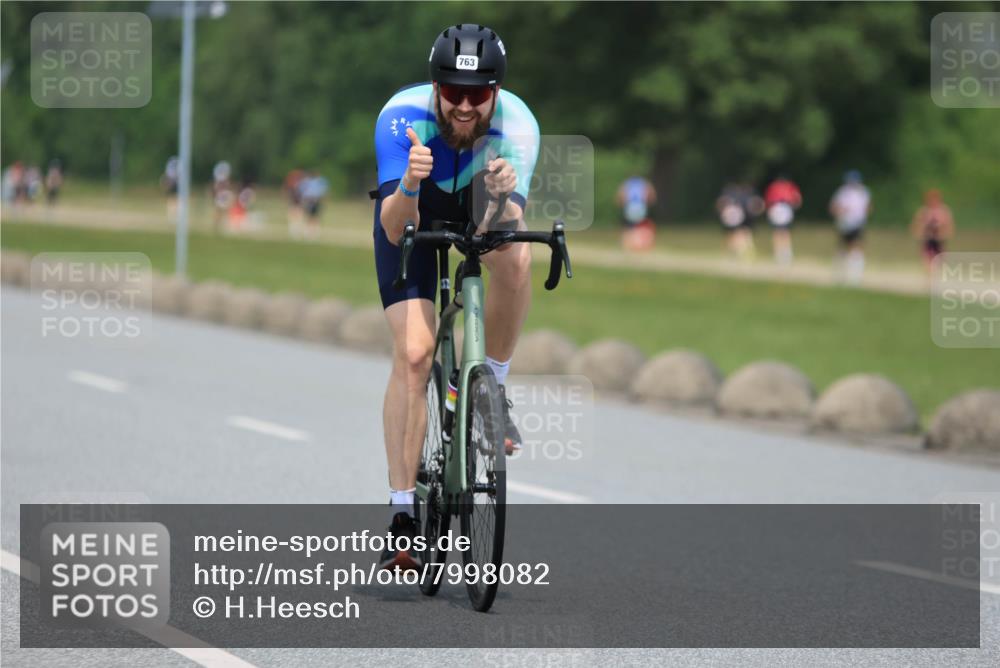 21.06.2025 - 27. Vierlanden-Triathlon H.Heesch http://msf.ph/oto/7998082 15.06.2025 12:27:34 Radfahren 763, 783, 786 meine-sportfotos.de
