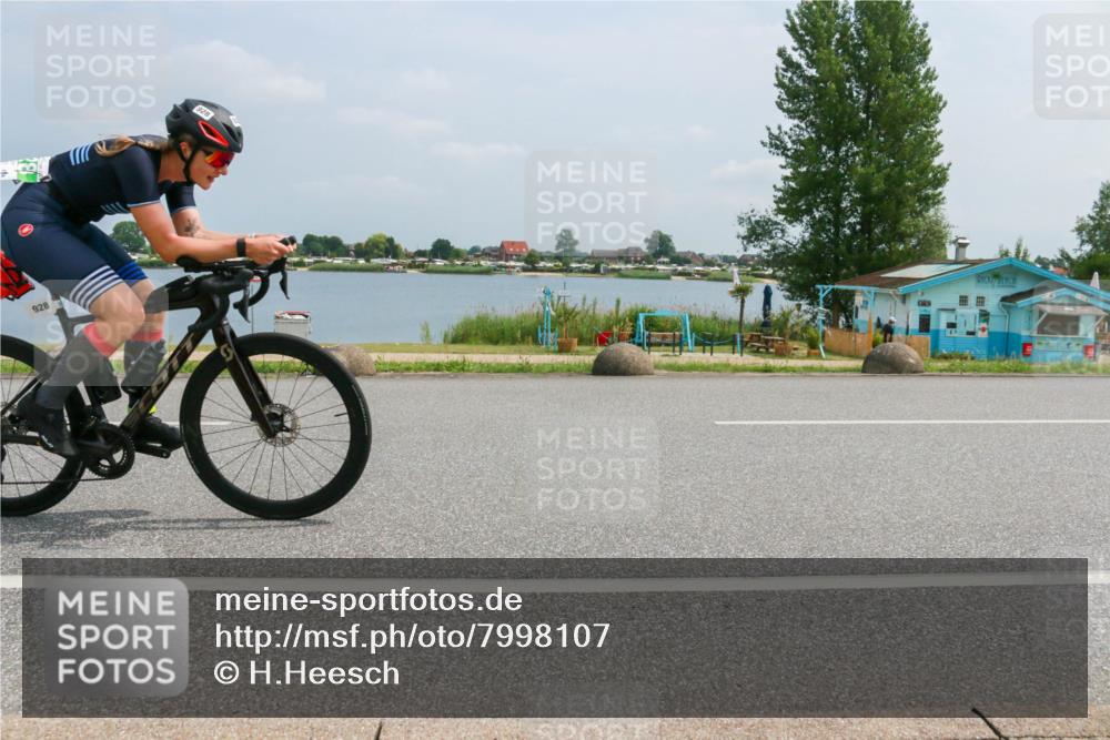 21.06.2025 - 27. Vierlanden-Triathlon H.Heesch http://msf.ph/oto/7998107 15.06.2025 12:29:34 Radfahren 928 meine-sportfotos.de