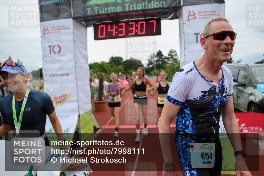 15.06.2025 - 7 Türme Triathlon Michael Strokosch http://msf.ph/oto/7998111 15.06.2025 14:33:07 Ziel 197, 527, 654, 909, 1086, 1094 meine-sportfotos.de