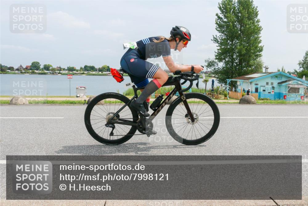 21.06.2025 - 27. Vierlanden-Triathlon H.Heesch http://msf.ph/oto/7998121 15.06.2025 12:29:34 Radfahren 928 meine-sportfotos.de