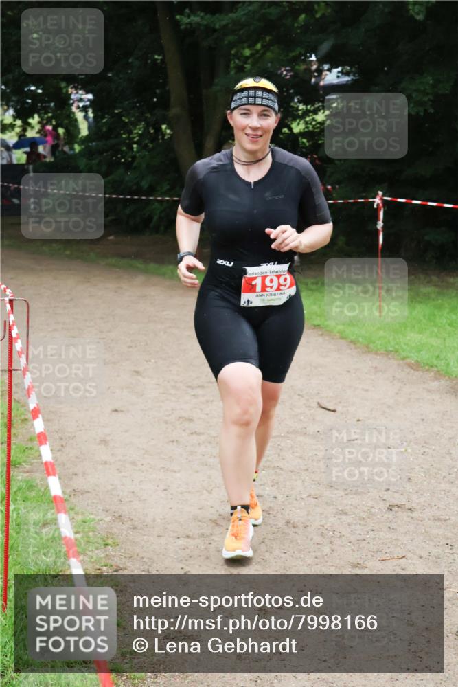 21.06.2025 - 27. Vierlanden-Triathlon Lena Gebhardt http://msf.ph/oto/7998166 15.06.2025 13:56:05 Laufen 199 meine-sportfotos.de