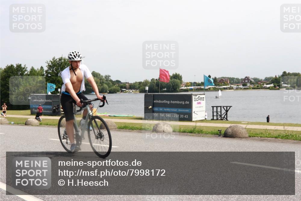 15.06.2025 - 27. Vierlanden-Triathlon H.Heesch http://msf.ph/oto/7998172 15.06.2025 11:35:27 Radfahren 58, 656, 922 meine-sportfotos.de