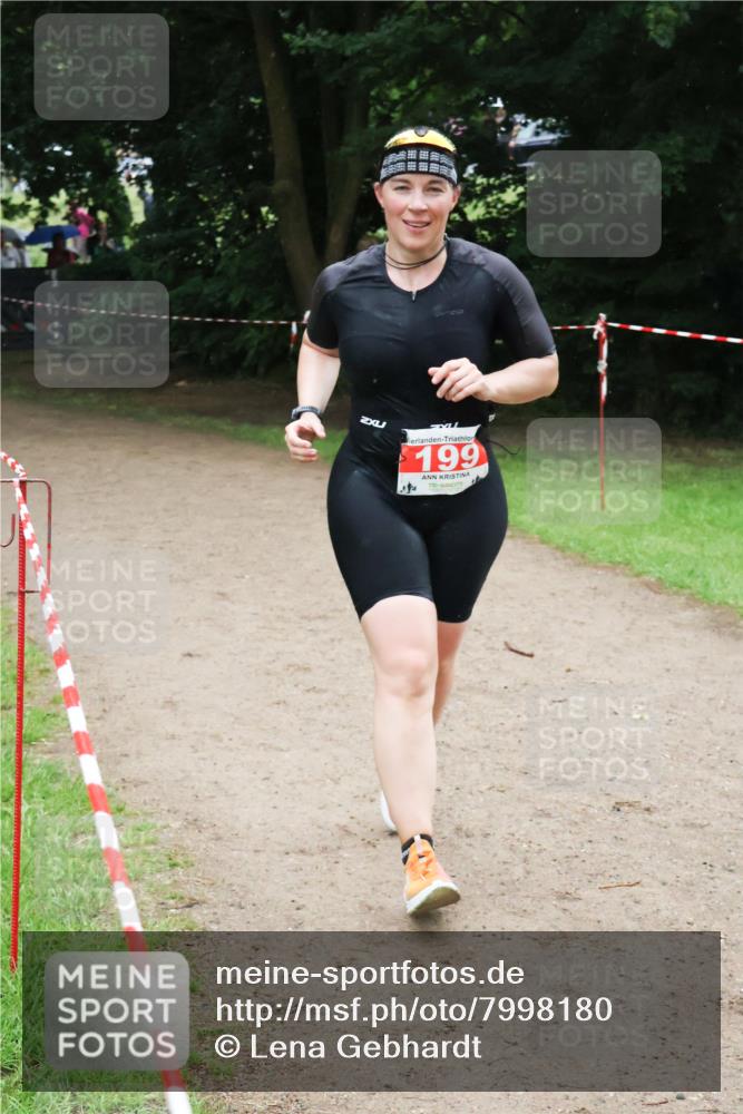 21.06.2025 - 27. Vierlanden-Triathlon Lena Gebhardt http://msf.ph/oto/7998180 15.06.2025 13:56:05 Laufen 199 meine-sportfotos.de