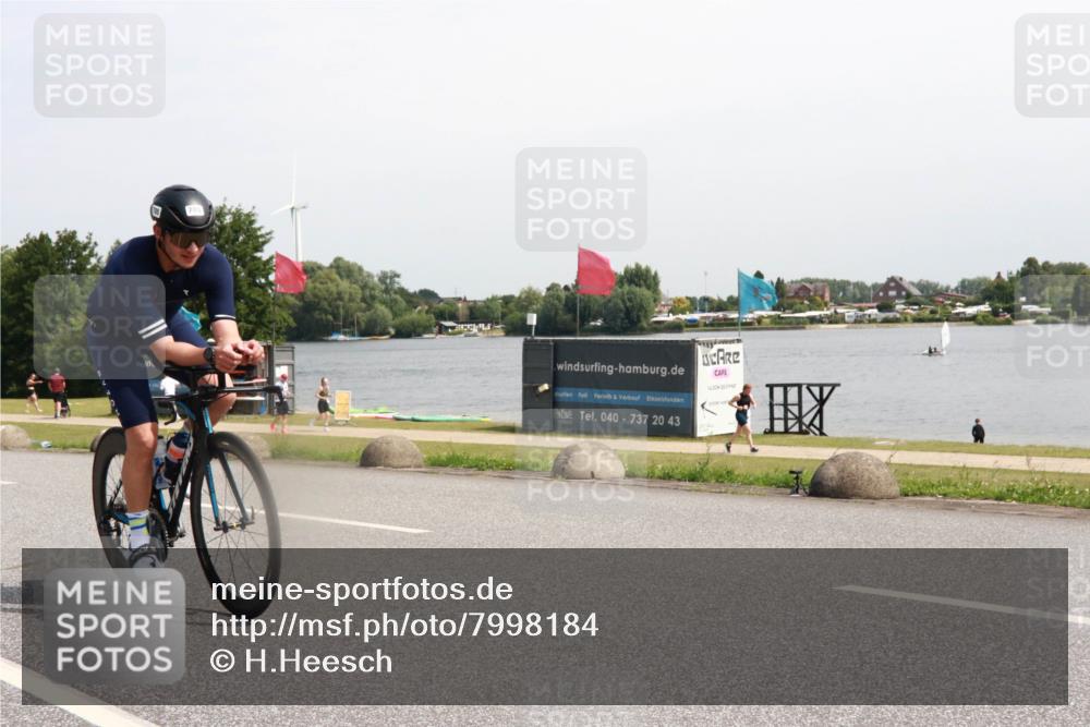 15.06.2025 - 27. Vierlanden-Triathlon H.Heesch http://msf.ph/oto/7998184 15.06.2025 11:35:39 Radfahren 705 meine-sportfotos.de