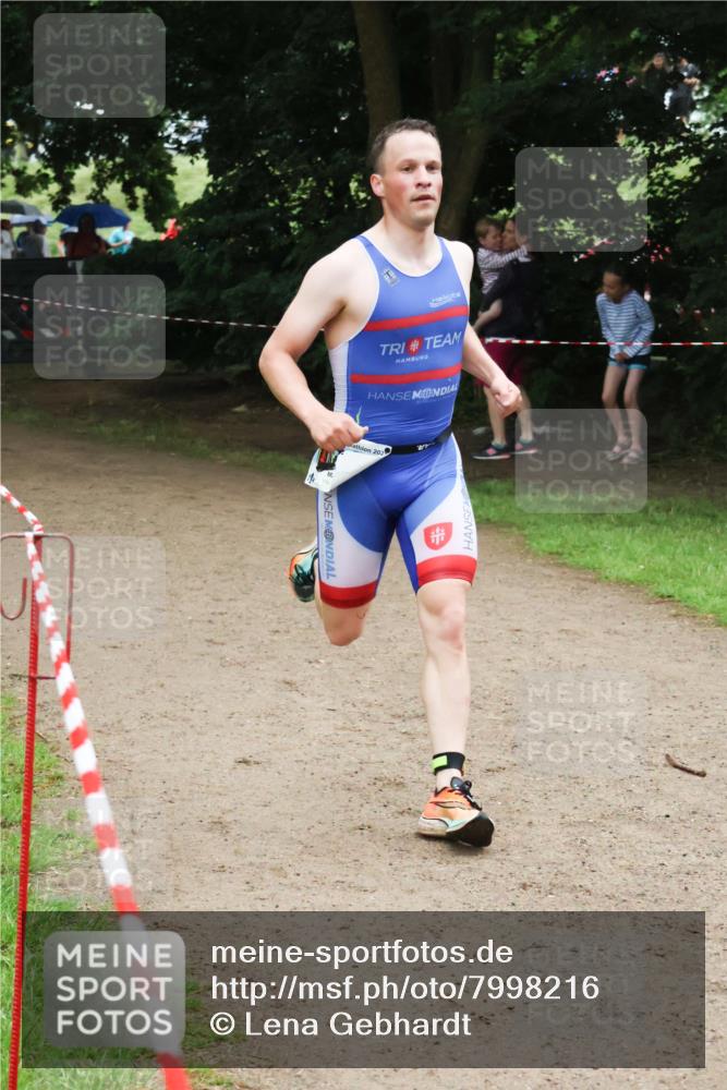 21.06.2025 - 27. Vierlanden-Triathlon Lena Gebhardt http://msf.ph/oto/7998216 15.06.2025 13:56:32 Laufen  meine-sportfotos.de