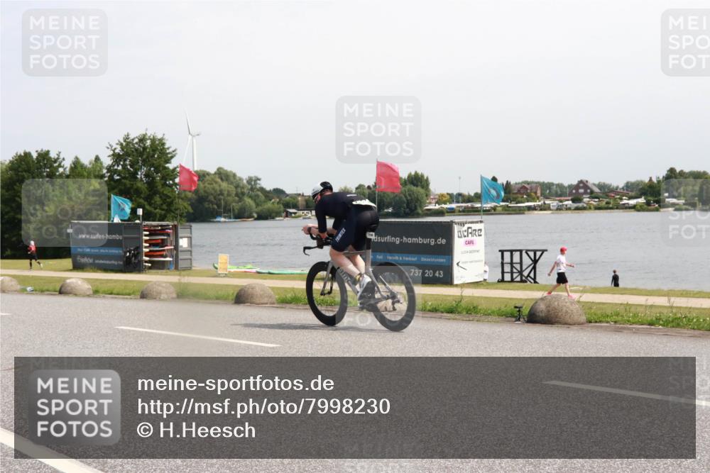 15.06.2025 - 27. Vierlanden-Triathlon H.Heesch http://msf.ph/oto/7998230 15.06.2025 11:35:49 Radfahren 70, 735, 903 meine-sportfotos.de