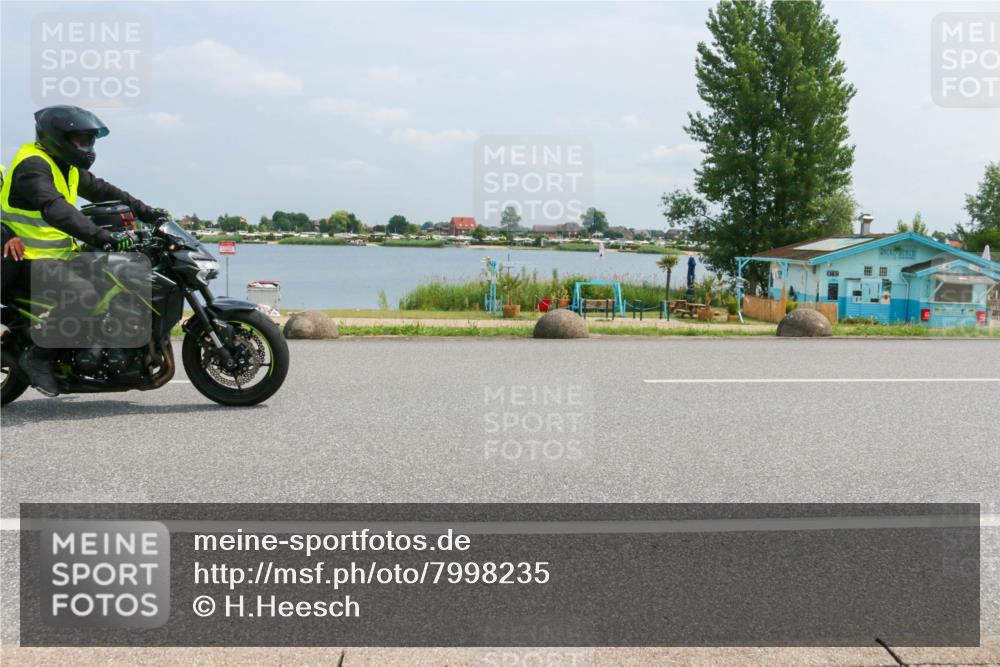 21.06.2025 - 27. Vierlanden-Triathlon H.Heesch http://msf.ph/oto/7998235 15.06.2025 12:29:46 Radfahren 937, 951, 989, 990, 991, 992, 993 meine-sportfotos.de