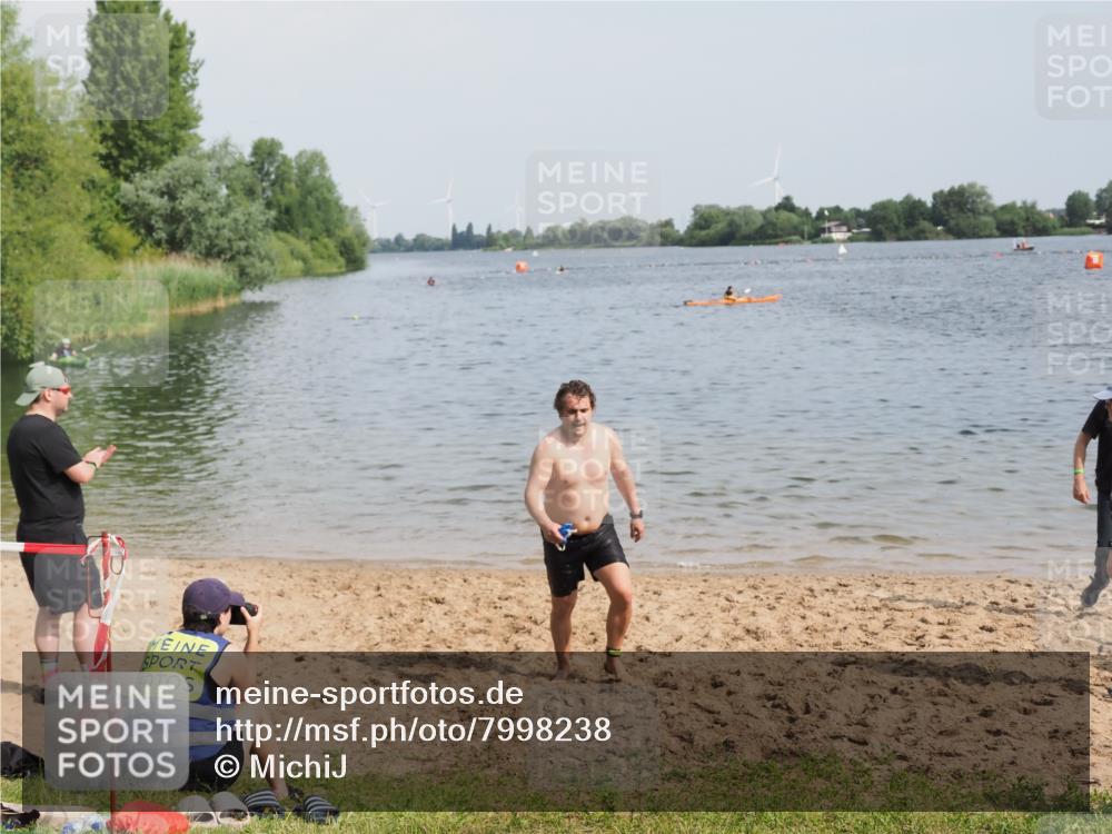 21.06.2025 - 27. Vierlanden-Triathlon MichiJ http://msf.ph/oto/7998238 15.06.2026 10:00:13 Schwimmen 290 meine-sportfotos.de